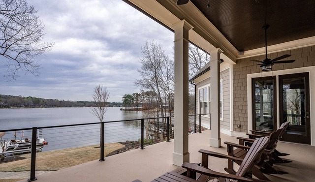 Lakefront Luxury at Lake Forest