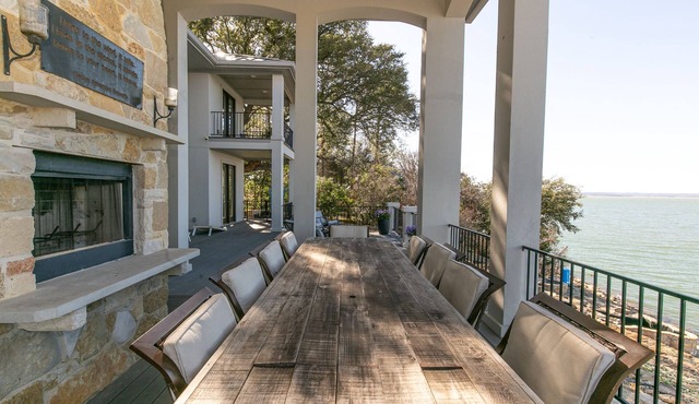 Lakefront Luxury-breathtaking Views-games-firepit