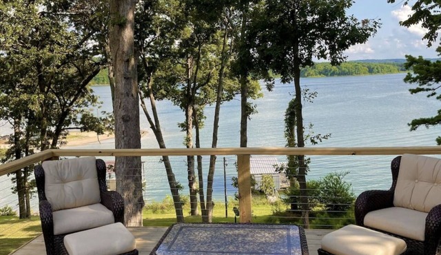 Lakefront Luxury! Direct Water Access, Spa, Fire Pit & Boat Launch-Sleeps 17