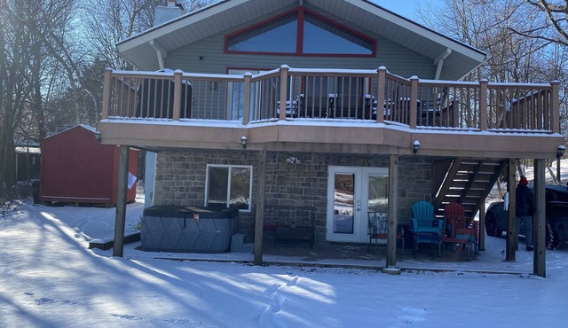 Lakefront Luxury Escape! Hot Tub Fire Pit Fireplaces Billiard Private Dock