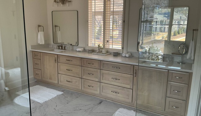 Lakefront Luxury in Reynold's Great Waters