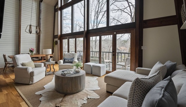 Lakefront luxury on Smith Lake - Black Oak Point