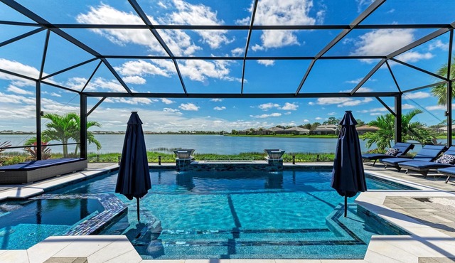 Lakefront Luxury Pool Spa Gym - Private Home with resort-like surroundings