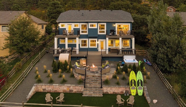 Lakefront Luxury Retreat! Amazing Views+Amenities! Enjoy 'The Palmer Lake House'