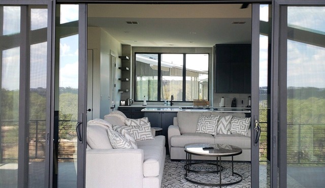 Lakefront Luxury Retreat: 3BR Condo with Stunning Hill Country Views