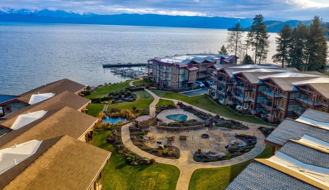 Lakefront Luxury w Slip (1/3 time), Beautiful Mountain Views!