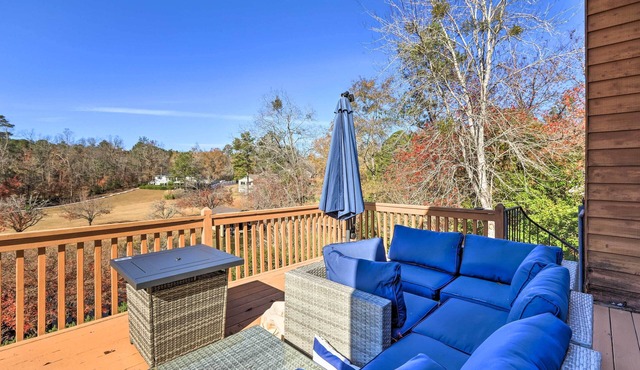 Lakefront Macon Getaway w/Stunning Boathouse