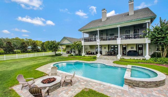 LakeFront Manor Executive Manicured Estate on 5 Acres exceptional Sunsets and Lake View