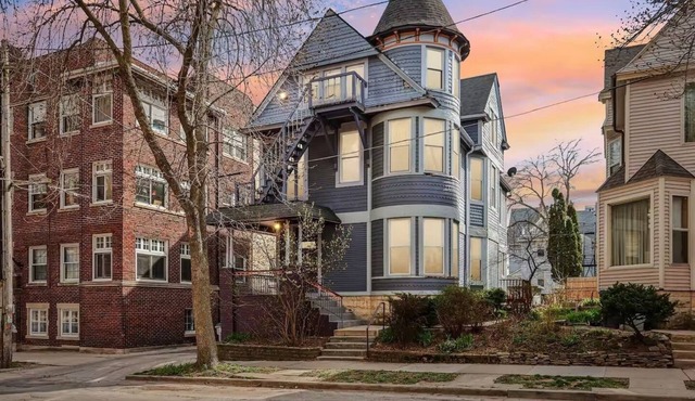 Lakefront Manor MKE - Spacious for groups and steps from beach and downtown