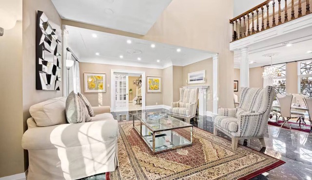 Lakefront Mansion ~Views ~Games ~Patio ~Pool Table