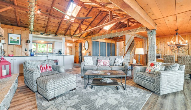 Lakefront Michigan Cottage w/Grill, Dock & Kayaks
