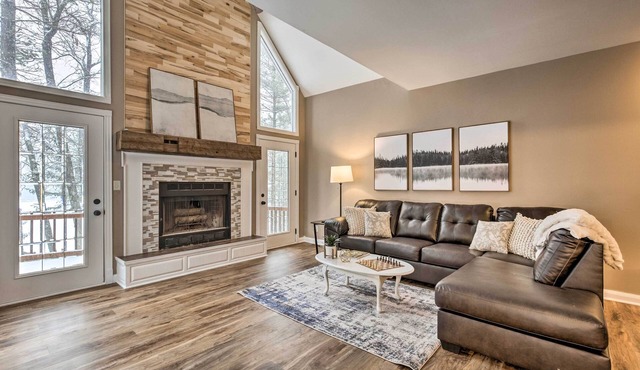 Lakefront Minocqua Getaway: Dock, Game Room!