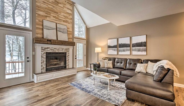 Lakefront Minocqua Getaway Dock, Game Room!