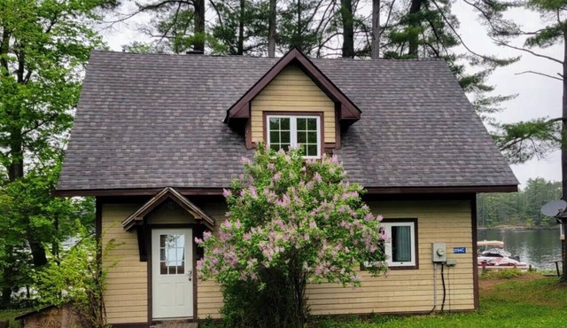 Lakefront Muskoka Beautiful Cottage