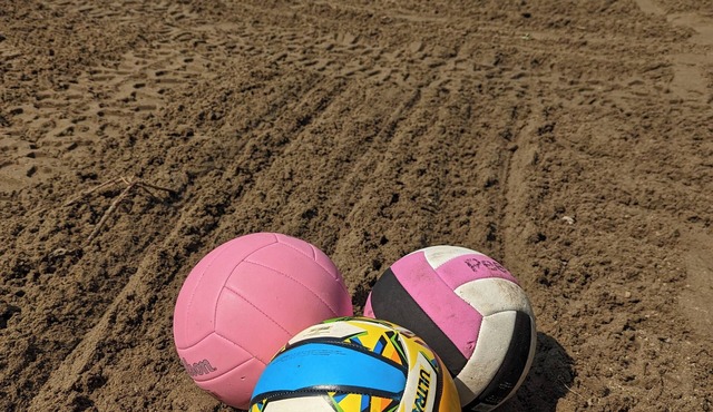 Lakefront Muskoka Chalet for Families: Volleyball, Gourmet Kitchen, Hot Tub