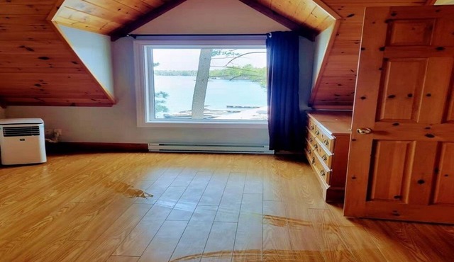 Lakefront Muskoka of Amazing Cottage