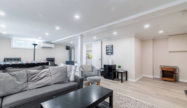 Lakefront Muskoka Retreat 4 Bedroom Cottage