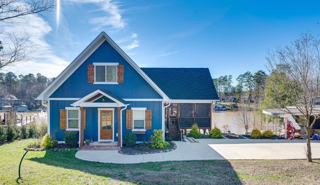 Lakefront New London Retreat w/Dock & Hot Tub!