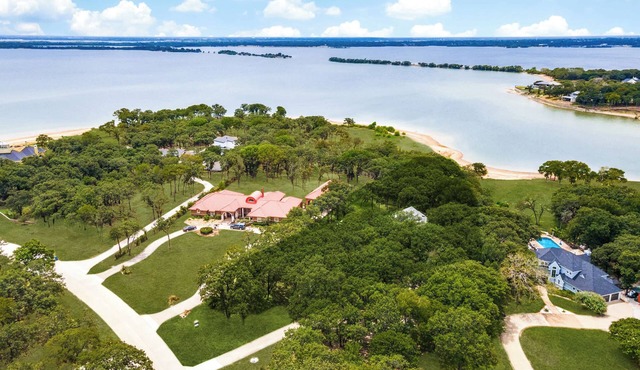 Lakefront Oasis Home w/Pool & Sand Beach