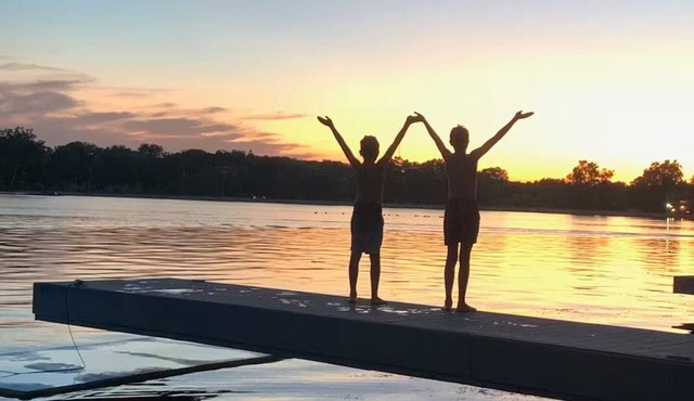 Lakefront Oasis - Hot Tub, Fire Pit & EV Charger