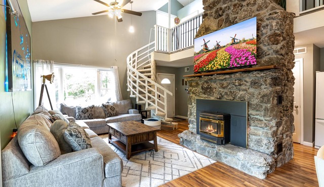 Lakefront Oasis in Eldon