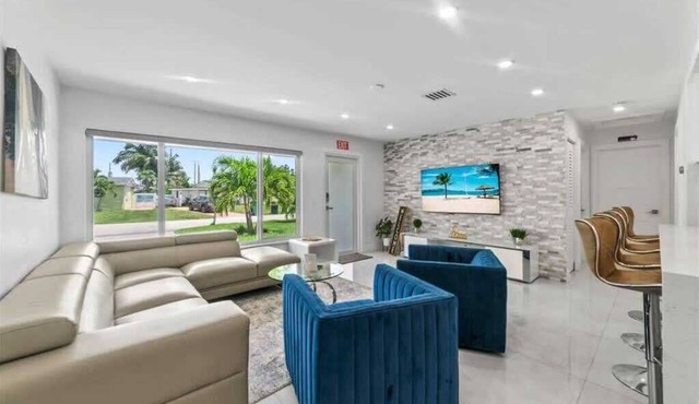 Lakefront Oasis In Hollywood | Hard rock casino