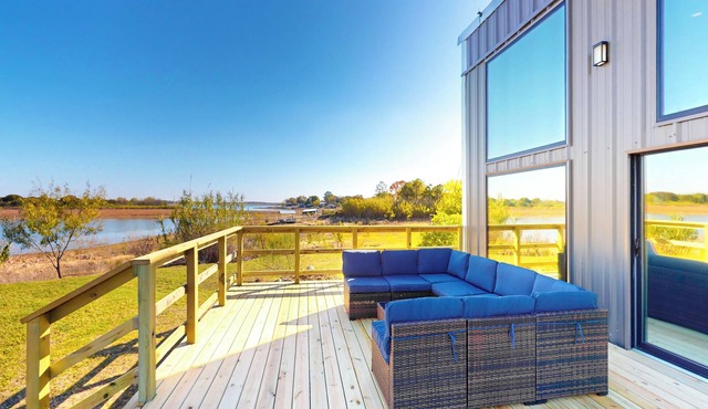 Lakefront Oasis w/Water Toys! Breckenridge Home