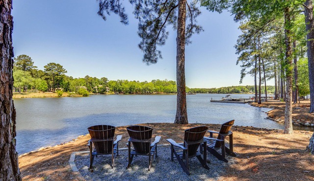 Lakefront Oconee Vacation Rental w/Patio & Views!