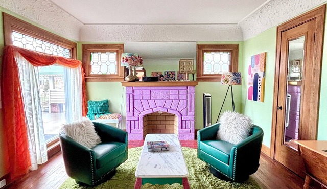Lakefront Paradise: Charming 2BR Home with Lake Views - Walk to Beach!
