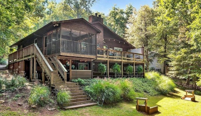 Lakefront Paradise - Hot Tub, Game Rm, Kayaks, Dock
