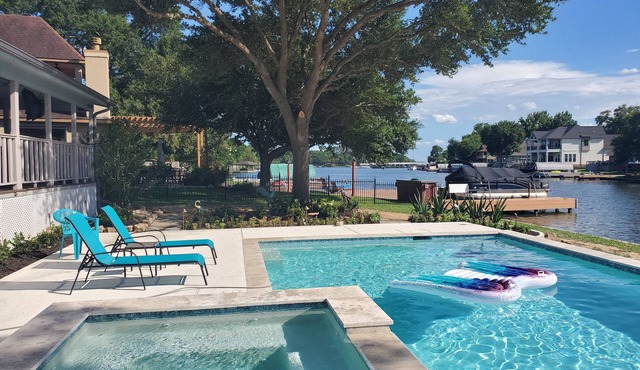 LAKEFRONT PARADISE HUGE POOL/SPA/BUG misting sys/4 game tables incl. Golden T