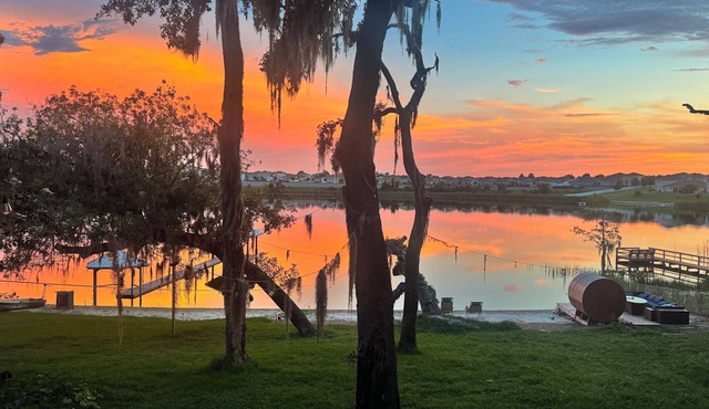 Lakefront Paradise Sauna Hot Tub Jet Skis Sunset Views