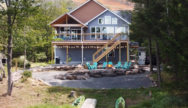 Lakefront Paradise - Luxury 5-Bedroom Home in the Poconos, Sleeps 10!