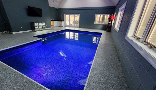 Lakefront Paradise *Indoor Pool* *Arcade*