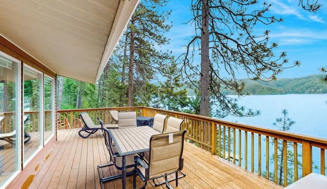 Lakefront Paradise w/Private Dock