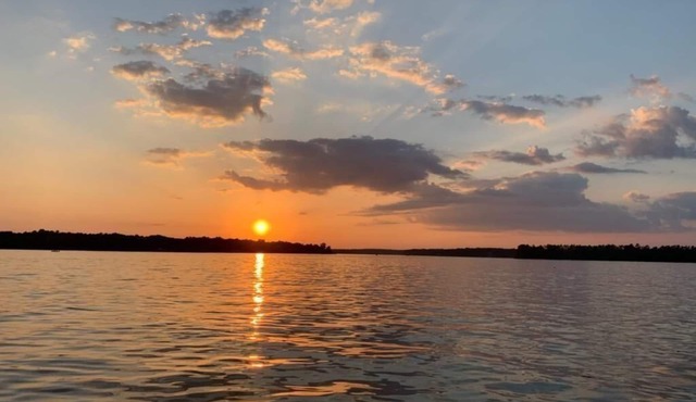 Lakefront Paradise with Spectacular Views!