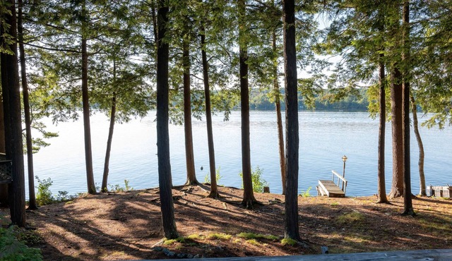 Lakefront Peninsula Retreat, 4BR w/Private Dock