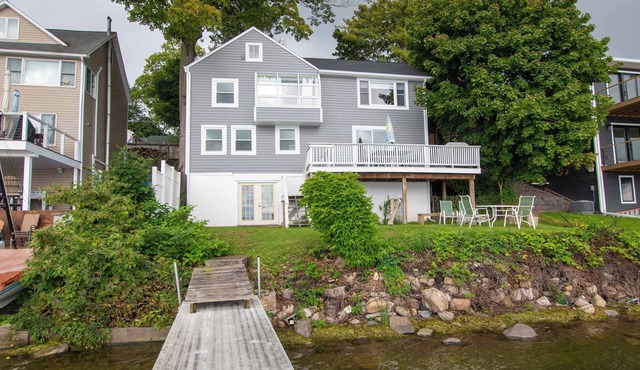 Lakefront | Pet Friendly | Hot Tub | FLX Wineries