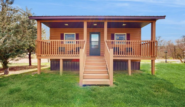 Lakefront, Pet-Friendly 1BR w/Porch & Fire Pit