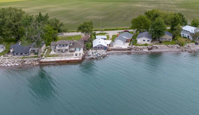 Lakefront, Pet Friendly Getaway