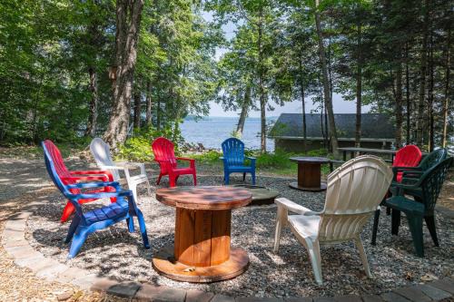 Lakefront Phelps Cabin w/Boat Dock & Water Toys!