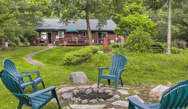Lakefront Phelps Cottage w/Private Boat Dock