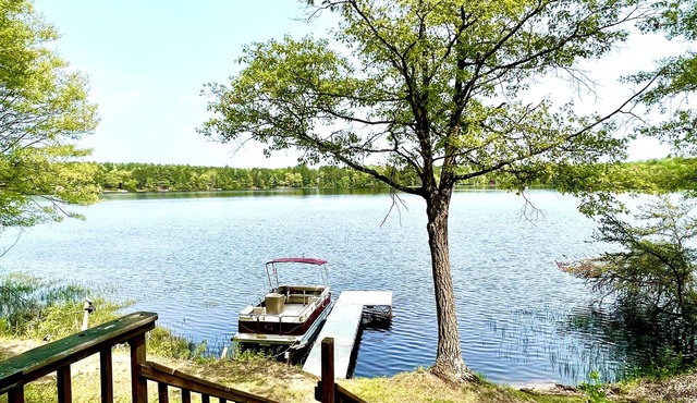 Lakefront! Pine Cone Cottage on Lake McKinley NEW