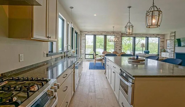 Lakefront/Pool home - Grown-up Summer Camp, 30 minutes from RNC