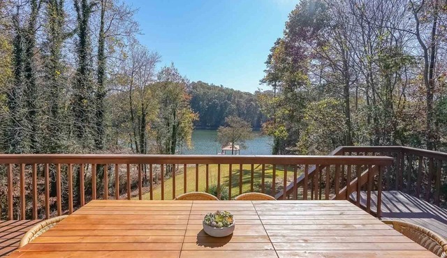 Lakefront, Private Dock, Heated Pool, Hot Tub, Kayaks, GameRoom, Dahlonega 25min