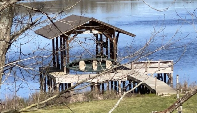 Lakefront- Private Dock w/Kayaks! A Fisherman's Paradise!
