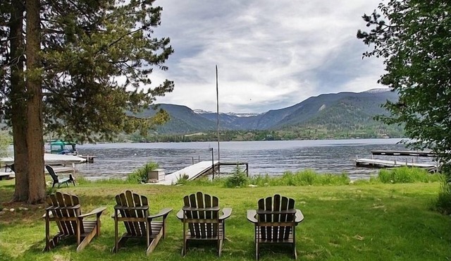Lakefront! - Private Hot Tub - Situated Directly on Grand Lake w/Boat Dock