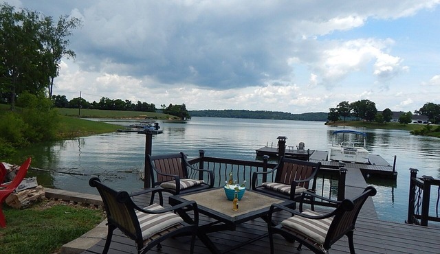 Lakefront Private Pool Dock