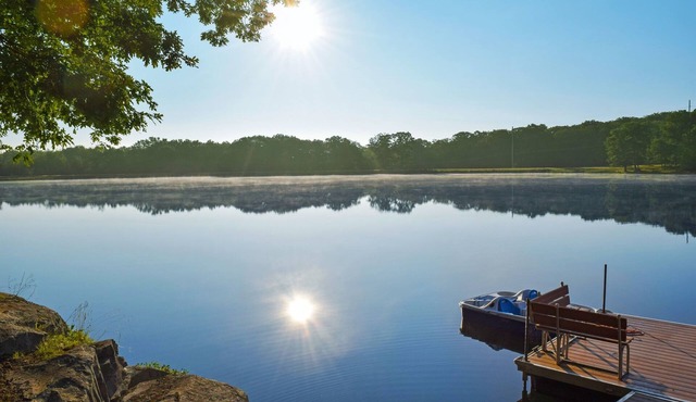 Lakefront, Private Pool, Hot Tub, Firepit, Boats Ping Pong, Foosball