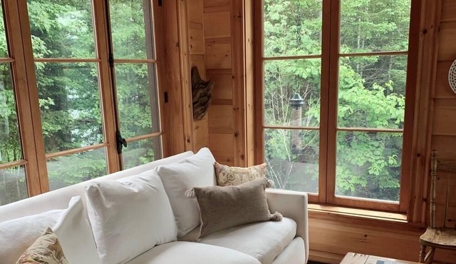 Lakefront property on Lac Tremblant Nord